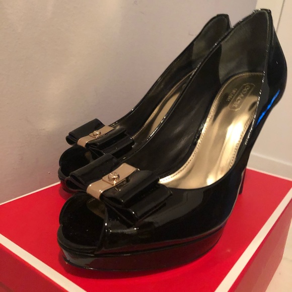 Coach patent leather heels. Never worn. Size 8 - Picture 3 of 6
